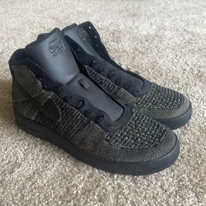 High top Air Force 1 size 11.5